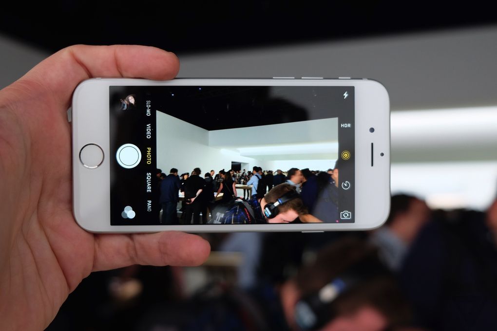 蘋果iPhone 6s高清上手圖：和iPhone 6基本一樣