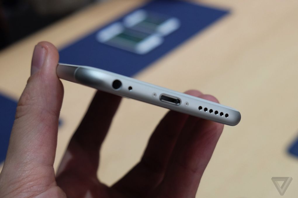 蘋果iPhone 6s高清上手圖：和iPhone 6基本一樣