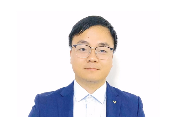 華鈉新材郭啟濤：恭祝大家新年快樂，幸福安康！