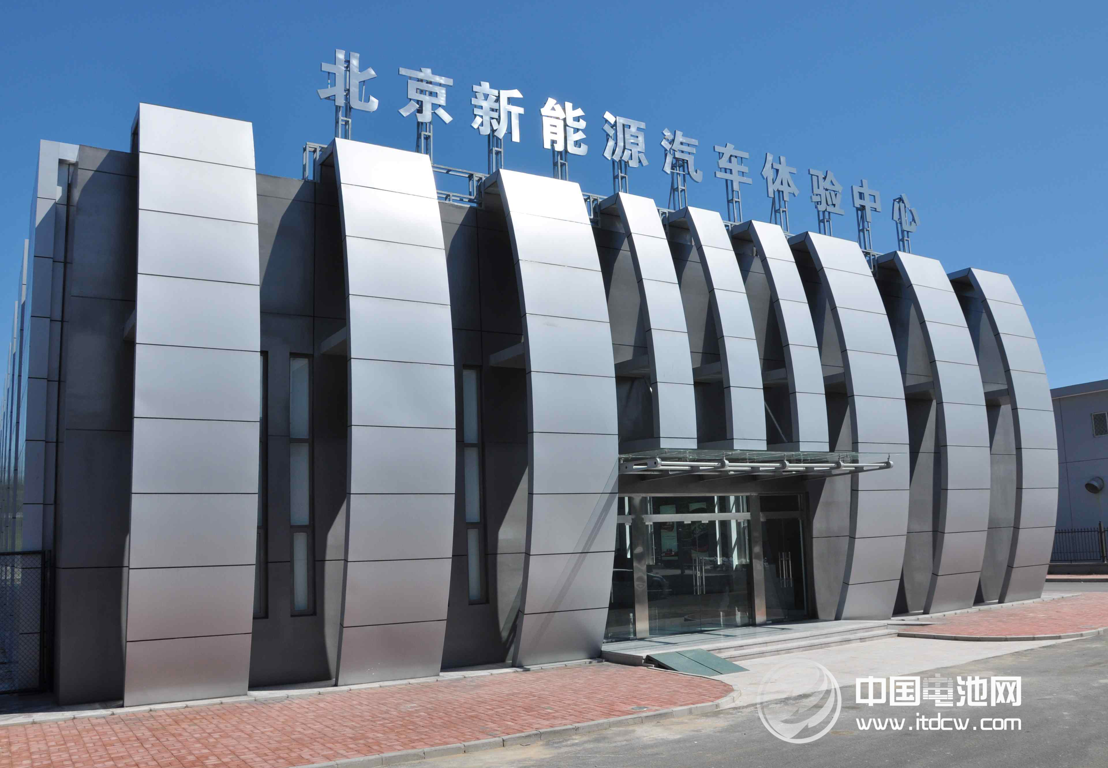 北京市公布示范應(yīng)用新能源小客車管理辦法