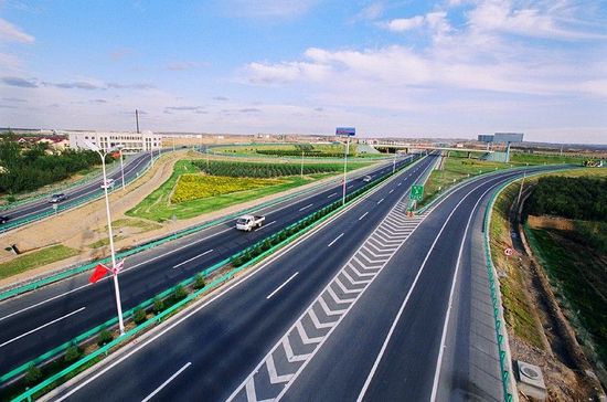 國家電網開建快充網絡 電動汽車將暢行高速公路
