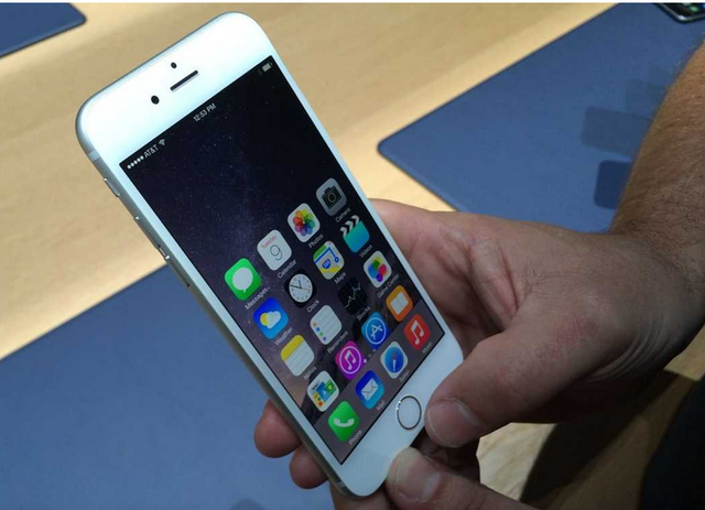iPhone 6首日訂單量創紀錄 蘋果在線商店宕機 iPhone 6首日訂單量創紀錄 蘋果在線商店宕機