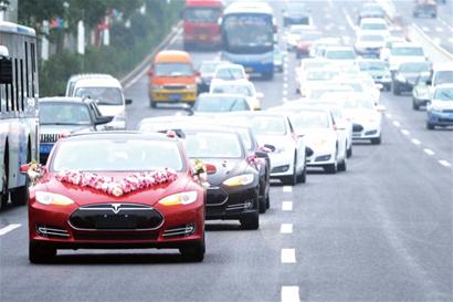 特斯拉跑車當(dāng)婚車純電動車隊不排氣 特斯拉跑車當(dāng)婚車純電動車隊不排氣