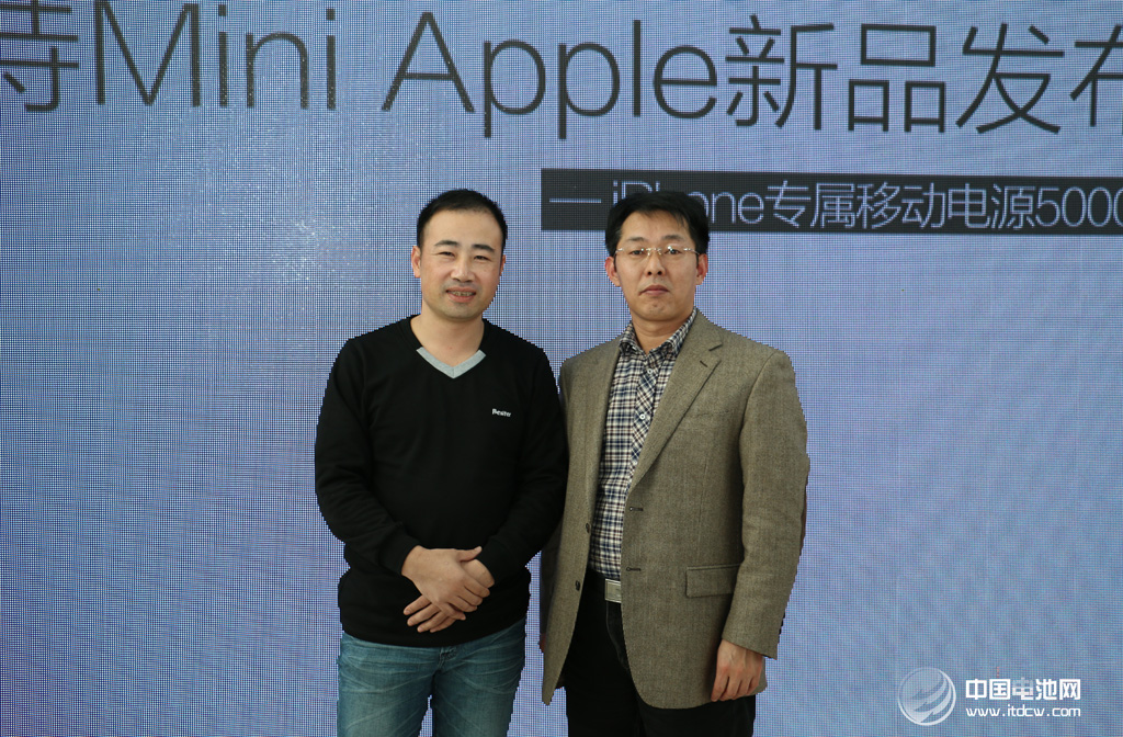 倍斯特總經(jīng)理潘良春與中國電池網(wǎng)CEO于清教合影