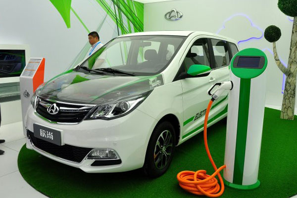 北京新能源車產(chǎn)量過萬 汽油車指標(biāo)或可買純電動(dòng)車