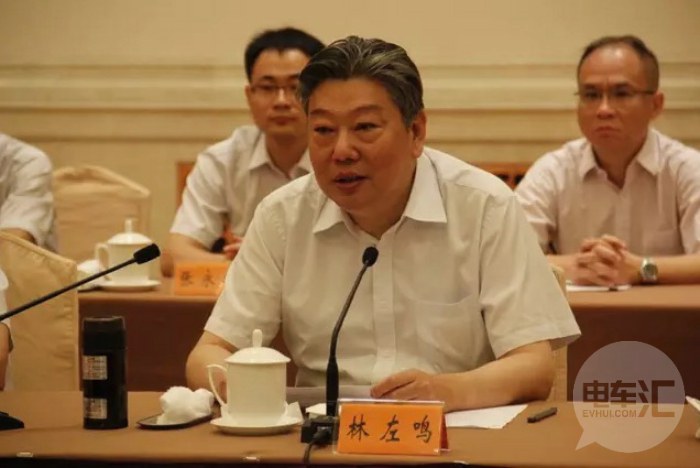 中航工業(yè)董事長(zhǎng)林左鳴 中航工業(yè)董事長(zhǎng)林左鳴