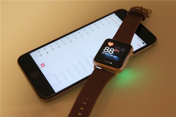 蘋(píng)果如何讓人離不開(kāi)Apple Watch？狠抓健康功能