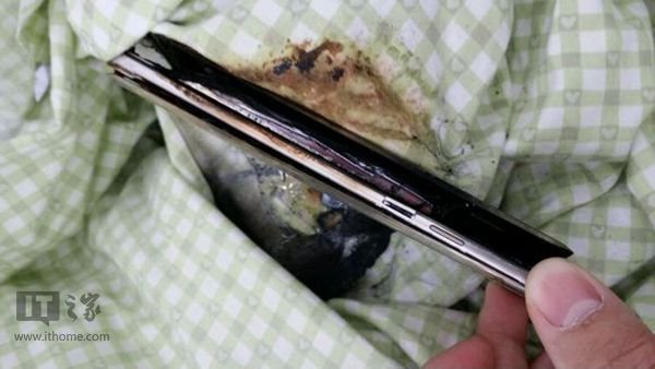 國行三星Note7第七次起火:依然電池部位 國行三星Note7第七次起火:依然電池部位