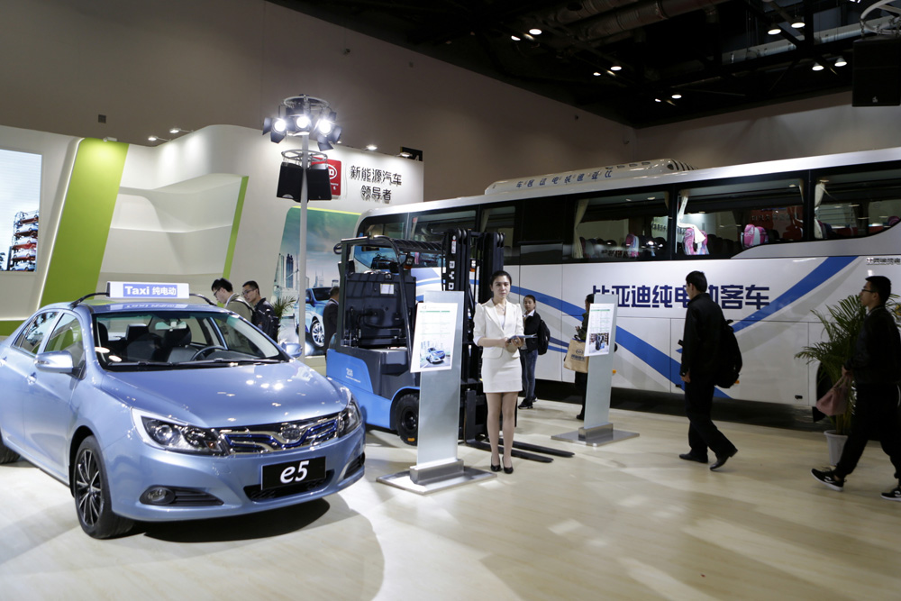  近1.2萬人排隊等新能源車牌 中簽難度再創新高