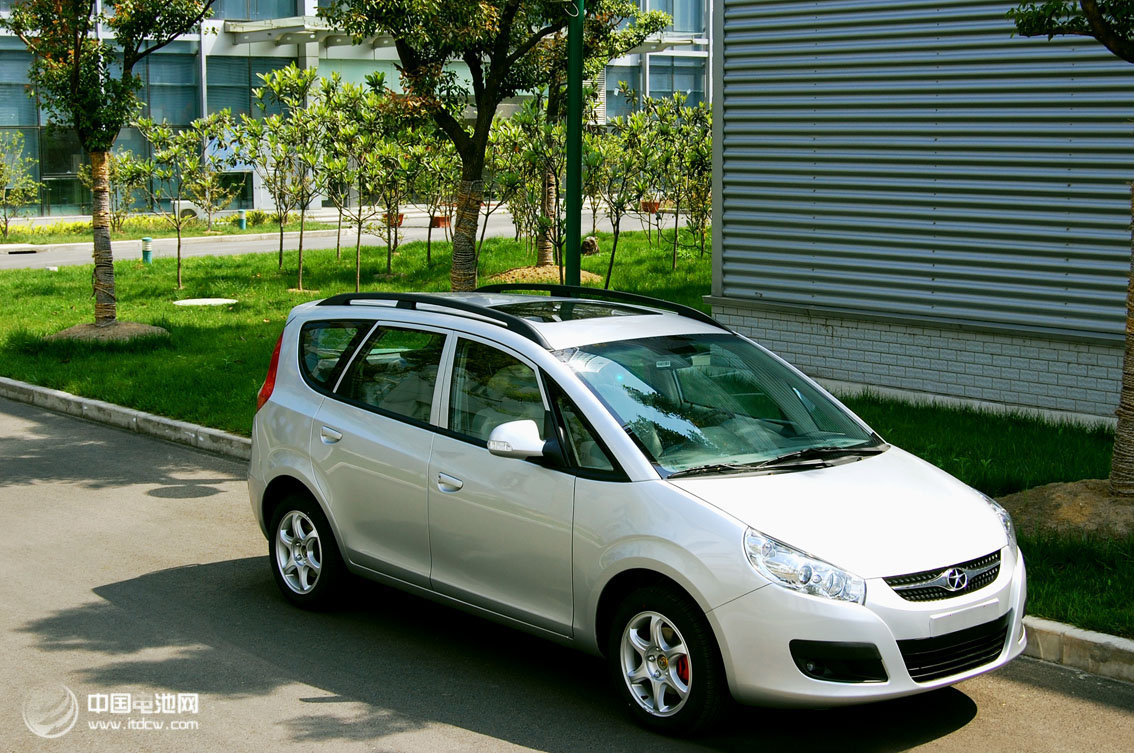 新能源車前景向好 自主品牌和外資品牌競相布局中國市場 新能源車前景向好 自主品牌和外資品牌競相布局中國市場