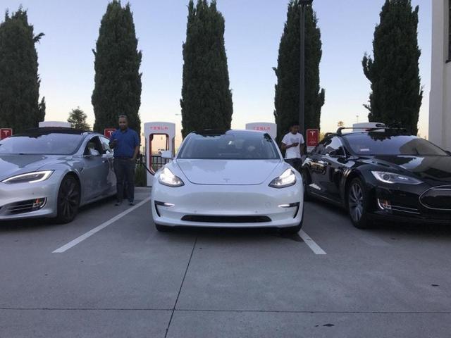 Model 3新照揭開最終版設計 續航可達483公里 Model 3新照揭開最終版設計 續航可達483公里