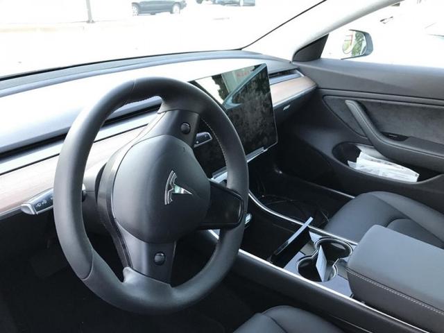 Model 3新照揭開最終版設(shè)計(jì)  續(xù)航可達(dá)483公里