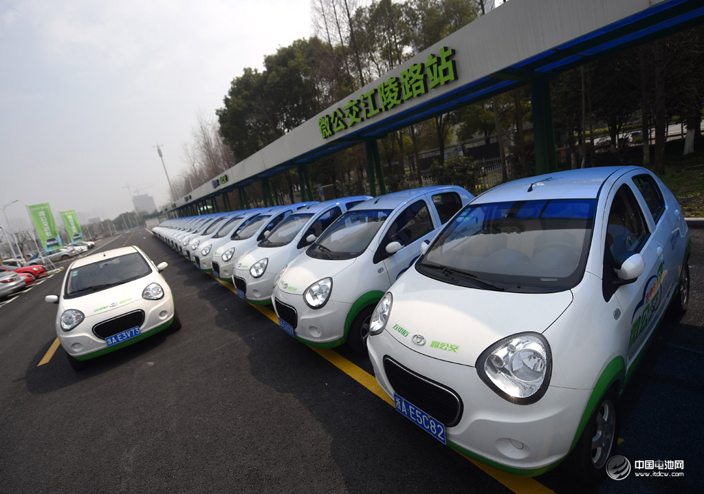 新能源車將大量取代燃油車 實(shí)現(xiàn)智能出行的必由之路