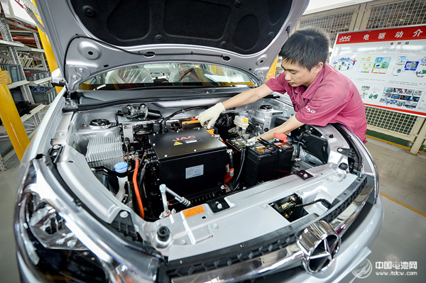 工信部苗圩：我國新能源汽車保有量占全球一半以上
