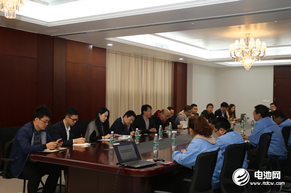 中國電池新能源產業(yè)鏈調研團一行參觀調研力神蘇州工廠