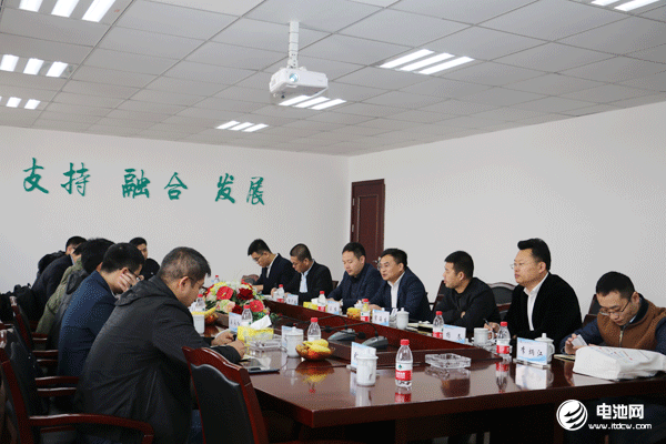 中國電池新能源產(chǎn)業(yè)鏈調(diào)研團(tuán)一行與智航新能源相關(guān)領(lǐng)導(dǎo)交流、座談