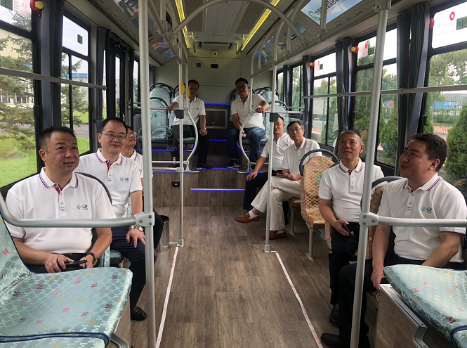 大連首臺氫燃料電池城市客車在一汽大客公司下線 大連首臺氫燃料電池城市客車在一汽大客公司下線