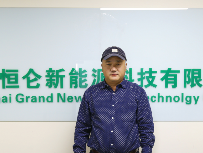 上海恒侖硅材料有限公司 總經(jīng)理 張學臣