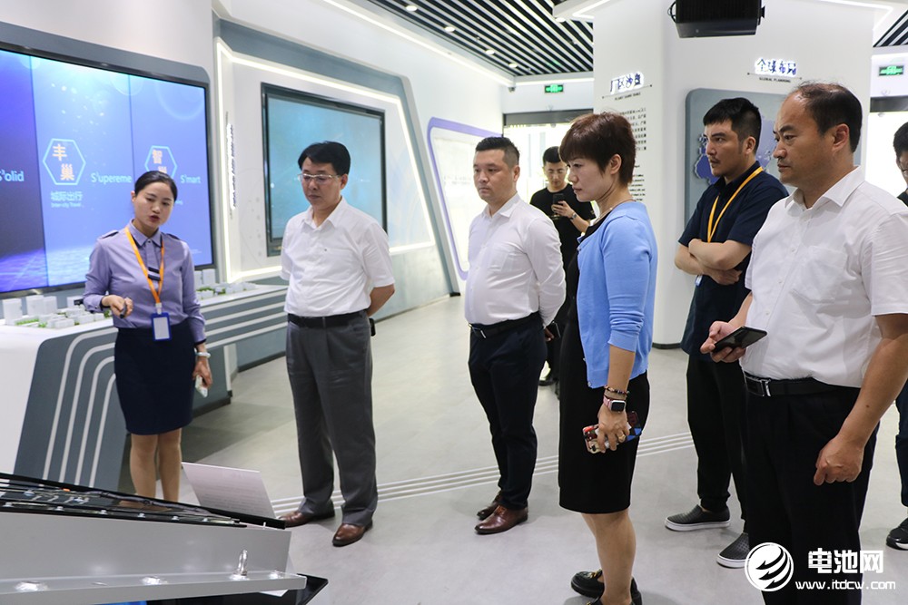 2021年中國電池新能源產(chǎn)業(yè)鏈調(diào)研團(tuán)一行參觀考察蜂巢能源