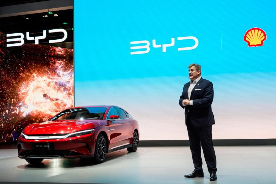 比亞迪攜三款電動(dòng)車型亮相巴黎車展