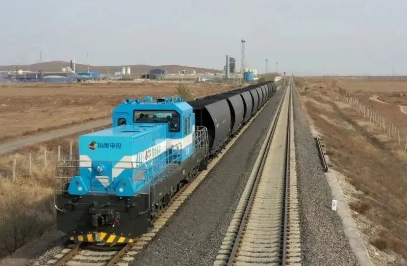中國(guó)首臺(tái)氫燃料電池混合動(dòng)力機(jī)車安全運(yùn)行突破2萬(wàn)公里
