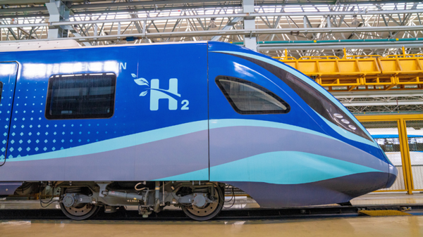 由中車長客股份公司自主研制的我國首列氫能源市域列車 新華社記者 王帆 攝