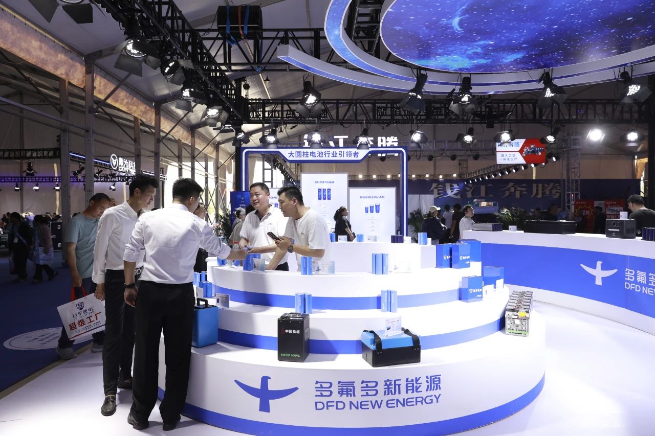 鋰電池產(chǎn)能13.5GWh！多氟多新能源氟芯大圓柱電池精彩亮相